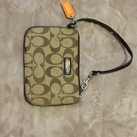 Coach Handbags - Coach Wristlet